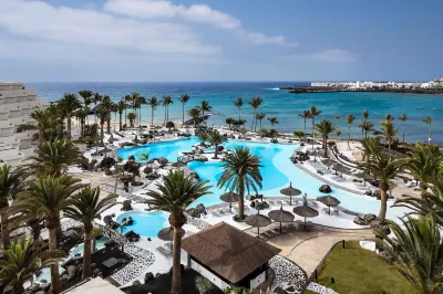 Paradisus by Melia Salinas Lanzarote Hôtels à proximité de : Playa del Jablillo