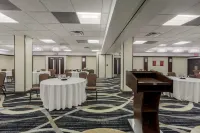 Best Western Premier Denham Inn  Suites