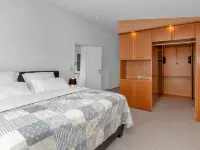 Sturm Hotels in der Nähe von Großsteingrab Süderholm