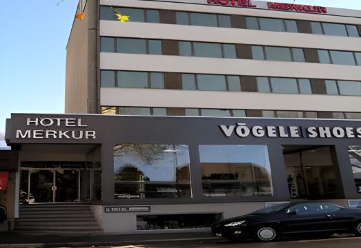 2. 호텔 머커 - ..