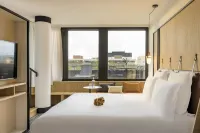 Firstname Bordeaux Hotel berhampiran Jacques Chaban-Delmas Bridge
