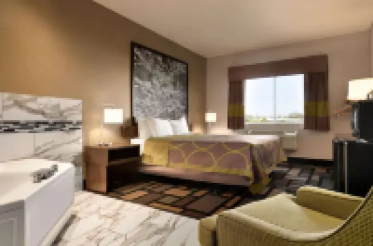 Super 8 by Wyndham Akron S/Green/Uniontown Oh