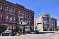 Hampton Inn by Hilton Cedar Falls Downtown