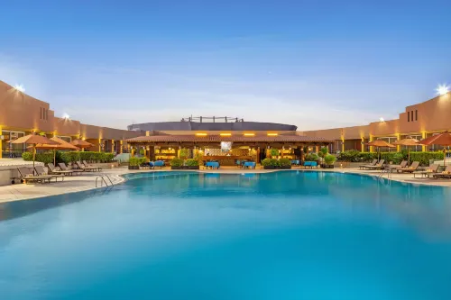 Hilton Alexandria Green Plaza - parking
