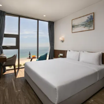 Mangata Beachfront Hotel - Rooftop Bar Sea View