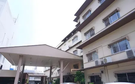 Sri Chumphon Hotel