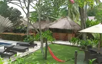 Mama Bella's Retreat Hotels in Senggigi