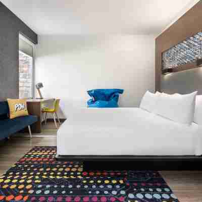 Aloft Cleveland Beachwood Rooms