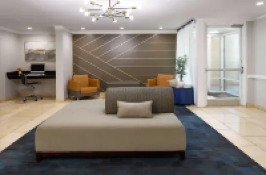 เดย์สอินน์ บายวินด์แฮม ฟลอเรนซ์ ใกล้ซีวิคเซ็นเตอร์ โรงแรมในฟลอเรนซ์