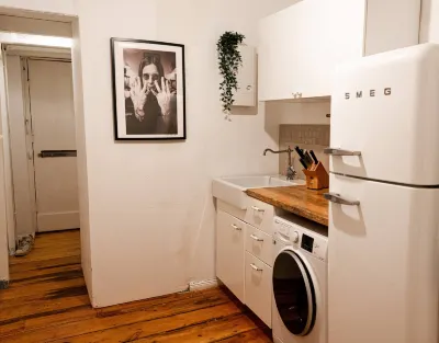 Artistic Apartment in the Heart of Berlin Hotele w: Wedding
