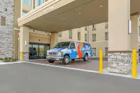 伯靈頓I-5附近舒適套房飯店 - 停車場