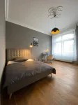 Zimmer mit Stuck in Co-Living Apartment Liebig54