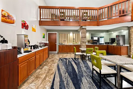 Suburban Studios Mason Near Kings Island Отели рядом с достопримечательностью «Делириум»