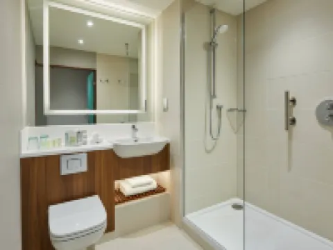 Courtyard London Heathrow Airport Hotels in Hillingdon
