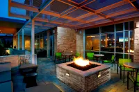 SpringHill Suites Dayton Beavercreek - parking