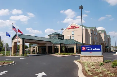 Hilton Garden Inn Bowling Green Hotel dekat Chandler Memorial Chapel