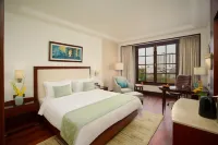 DLF City Club 3 Hotels near DLF