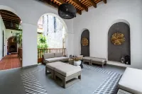 Casa Las Ruinas by Stay with Bear Hotels in Levittown