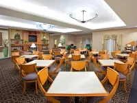 Holiday Inn Express & Suites Saginaw Hotel di Kochville Township