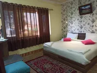 Hotel Curio's All Seasons