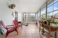 Pet Friendly!✰ Charming home with big patio!