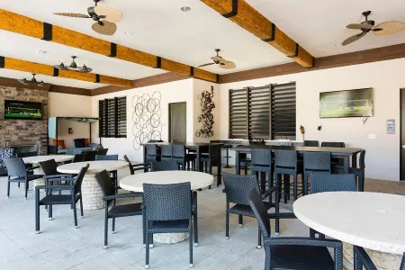 Beautiful home-private spa/pool 5BD 5.5 BA