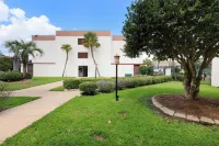 Best location in Biloxi… Short walk to the beach, casino, dining, and coliseum! โรงแรมใน