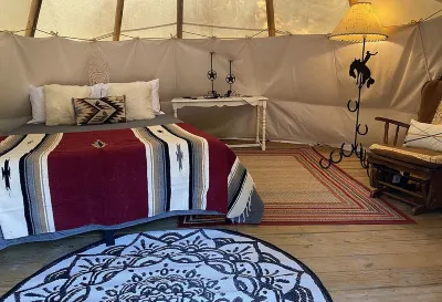 The Arrowhead Tipi Resort - Many Mountains - Nomadic Tipis on Lake Tawakoni
