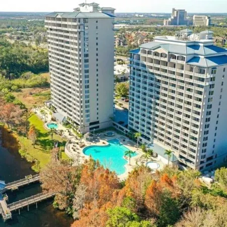 Peaceful Lakefront Resort Condo at Disneyworld! Central to Parks, Shopping, Etc!