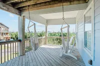 Welcoming Beach House with Private Pool and Hot Tub
