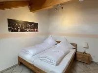 Schöne Ferienwohnung Juliane im Dachgeschoss Hotels in Holzkirchen