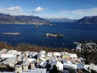 A window 4 overlooking Lake Maggiore!