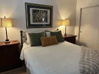 Cozy townhome with backyard retreat! Minutes to wineries and downtown.