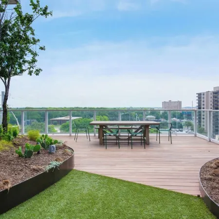 Luxury Condo w/ Lake View -Walk to Rainey & Lake, Pool, Gym, King Bed, Nespresso