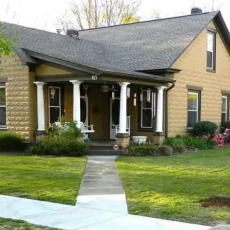 115 yr old Historic Heffner House in Downtown Rogers