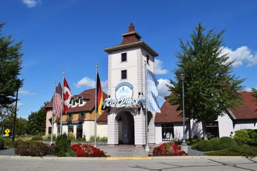 1950's Themed Historic Home in Downtown Frankenmuth Heart. Perfect Location.