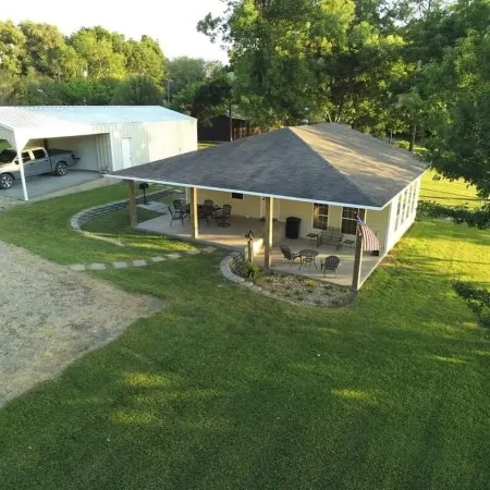 Lake Front Gated Property  Private Dock Book 3 Nights - Get 4th Night Free.