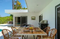 Spacious Studio City Home: Pool, Jacuzzi, Valley Views, Near Universal