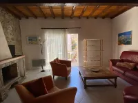 Pretty village house of character in Laroque des Albères Hotels in Laroque-des-Alberes