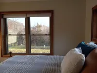 Mee Mee's Cabin Retreat- River, nature, small town, Hot Tub Hotels near Genoa Park