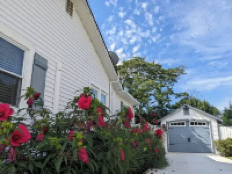 NEW LISTING!!! Holiday By the Bay Hotels in Villas