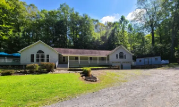 Mountain Ridge Retreat - Private & Peaceful Getaway. Family & Pet Friendly