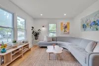 Ideally Located Modern Sanctuary - Brand New! Hotels in Carrboro