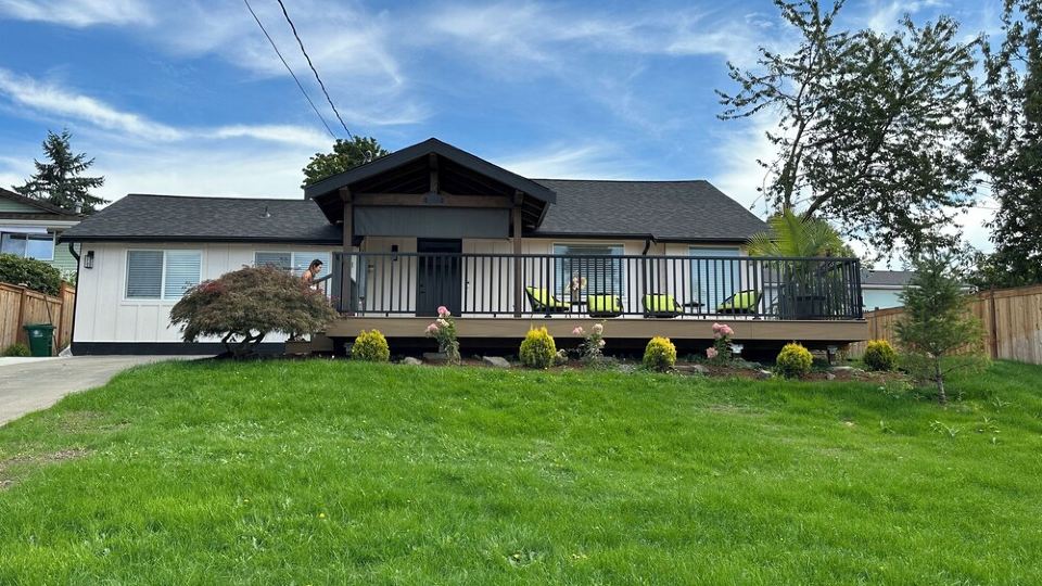 Beautiful Lake View Villa 3 bedroom 2 bathroom.