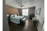 Downtown West Jefferson 3 bedroom apartment walking distance to everything.