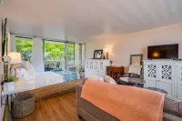 Diamond head charmer Hotels in Diamond Head