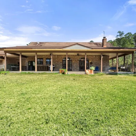 Belle La Vie! Spacious Lake house with gorgeous views!