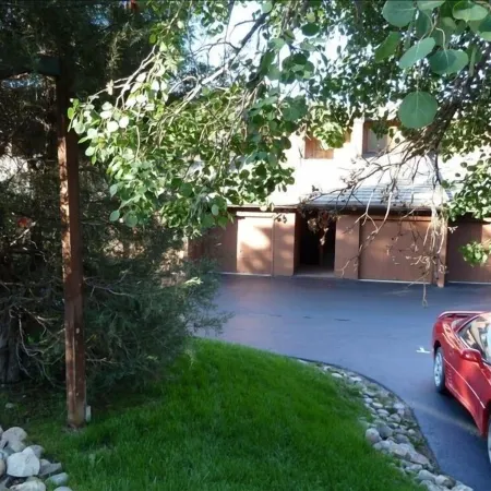 Don't Miss This One! Gorgeous, Upscale Mountain Retreat