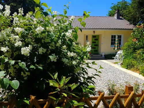 HOUSE ON GARDEN OF CHARM IN THE VILLAGE GARDEN OF VARENGEVILLE ON SEA