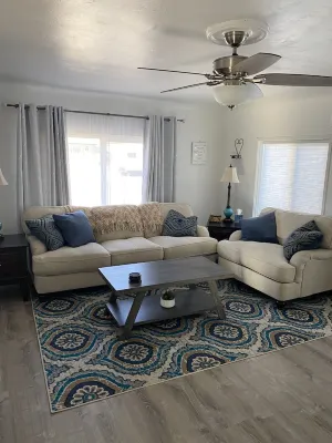 Comfy Bungalow Hotels in Lone Pine